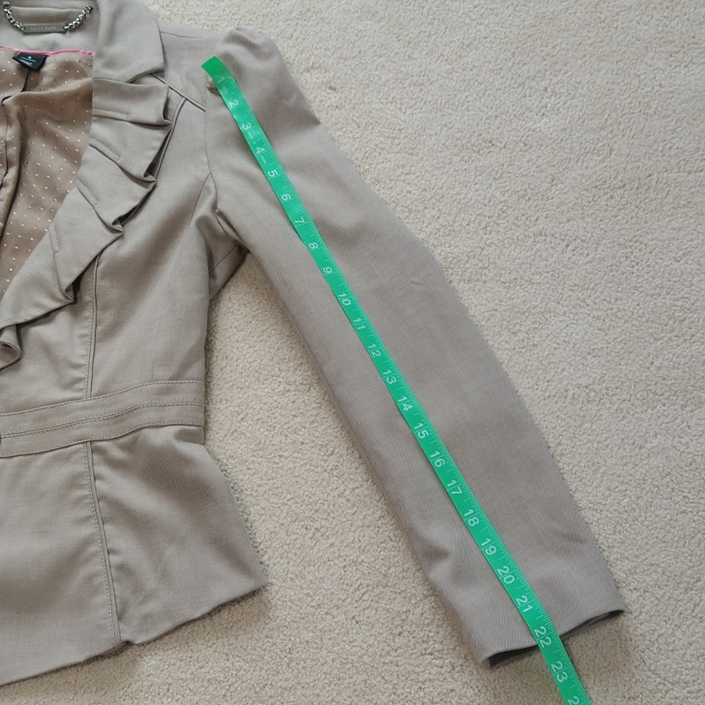 White House Black Market blazer - Picture 4 of 8